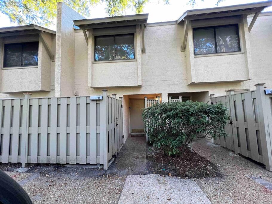 Spacious, Cozy Villa W/Parking In Coligny Villas Hilton Head Island Exterior photo